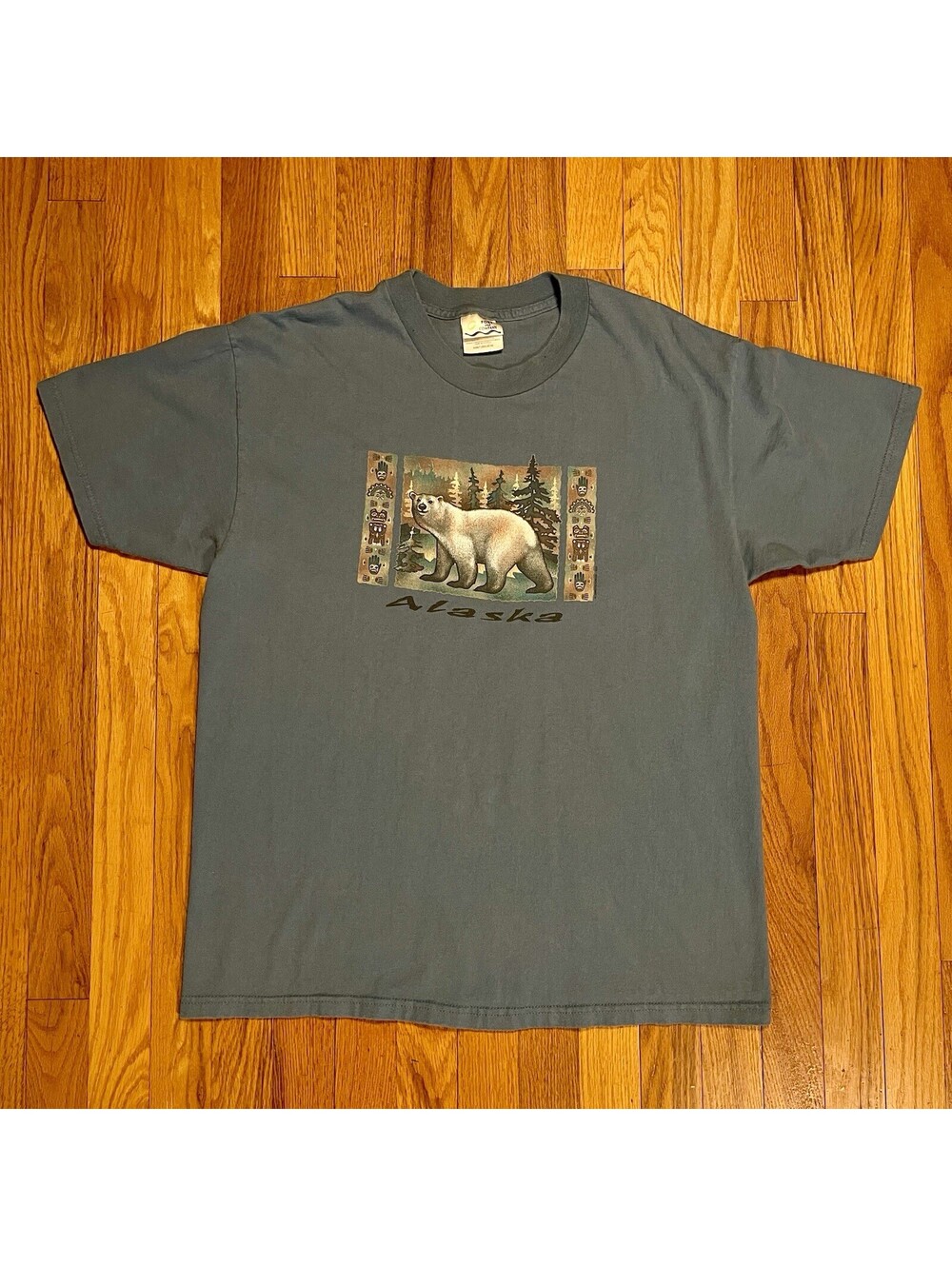 Vintage Alaska Polar Bear Tee Forest with Native American Tribal Symbols Mens L